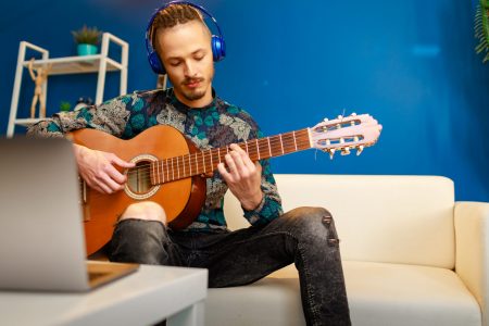 4 טיפים ללימוד גיטרה לבד